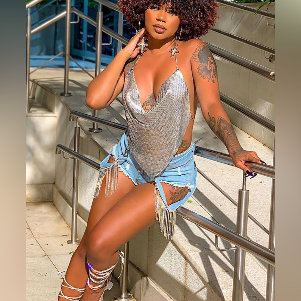 Hip Swing Rhinestone Belt Hot Shorts - Light Blue Wash